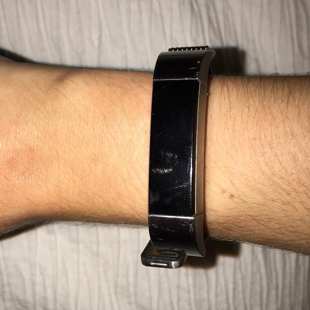 FitBit Alta - Picture 3 of 4